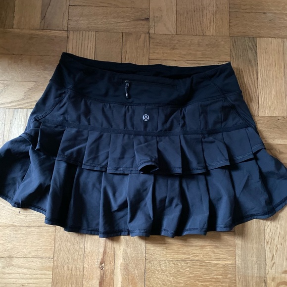 lululemon athletica Pants - Lululemon Pace Setter Skirt size 6